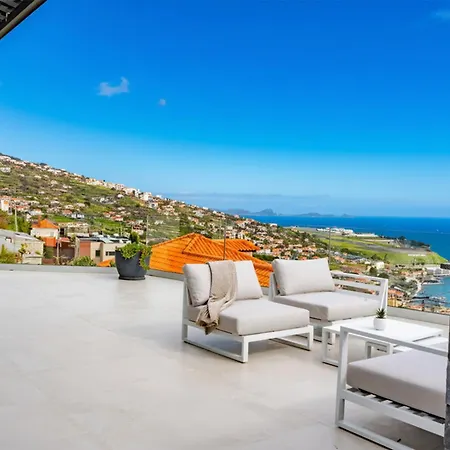 Ocean View Villa, Private Pool And Terrace Santa Cruz (Madeira)